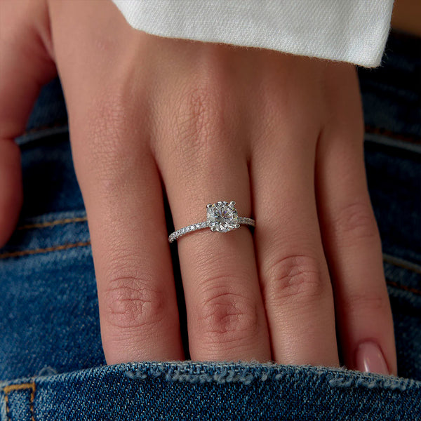 18K White Gold Basket Setting Round Diamond Engagement Ring